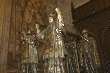 クリストファーコロンブスの墓（木彫り）（329904も参照）